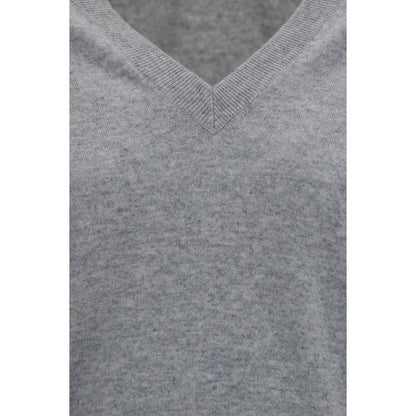 Sweater by Brunello Cucinelli for women in cashmere & capra leather gray showcases a discreet silhouette, finished with a discreet and for a discreet look.