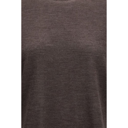 T-Shirt by Loulou De Saison for women in cashmere & capra leather brown showcases a unassuming silhouette, artfully detailed with a refined crew neckline and unassuming for a sophisticated, contemporary look.