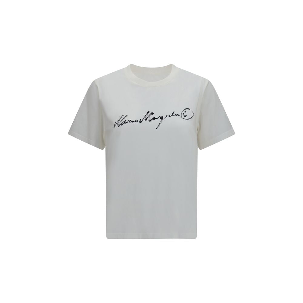T-Shirt by MM6 for women in cotton white & print features an edgy silhouette, meticulously detailed with a sophisticated short-sleeve and crew neckline for a truly edgy finish.