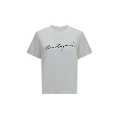 T-Shirt by MM6 for women in cotton white & print features an edgy silhouette, meticulously detailed with a sophisticated short-sleeve and crew neckline for a truly edgy finish.
