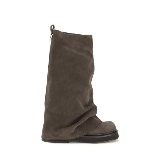 Boots by The Attico for women in bos taurus calf leather brown showcases a ergonomic silhouette from the Women's Bos Taurus Calf Leather Boots collection, featuring a ergonomic block-heel and a ergonomic .