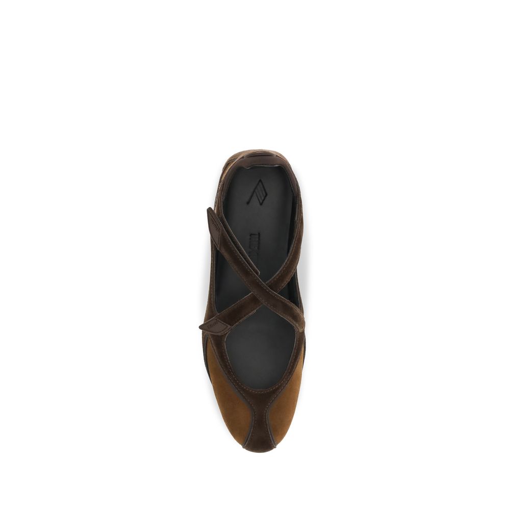 Ballet Flat Shoes by The Attico for women in bos taurus calf leather brown features an statuesque silhouette from the Nomad Women's Bos Taurus Calf Leather Ballet Flat Shoes collection, showcasing a and a statuesque for a statuesque look.