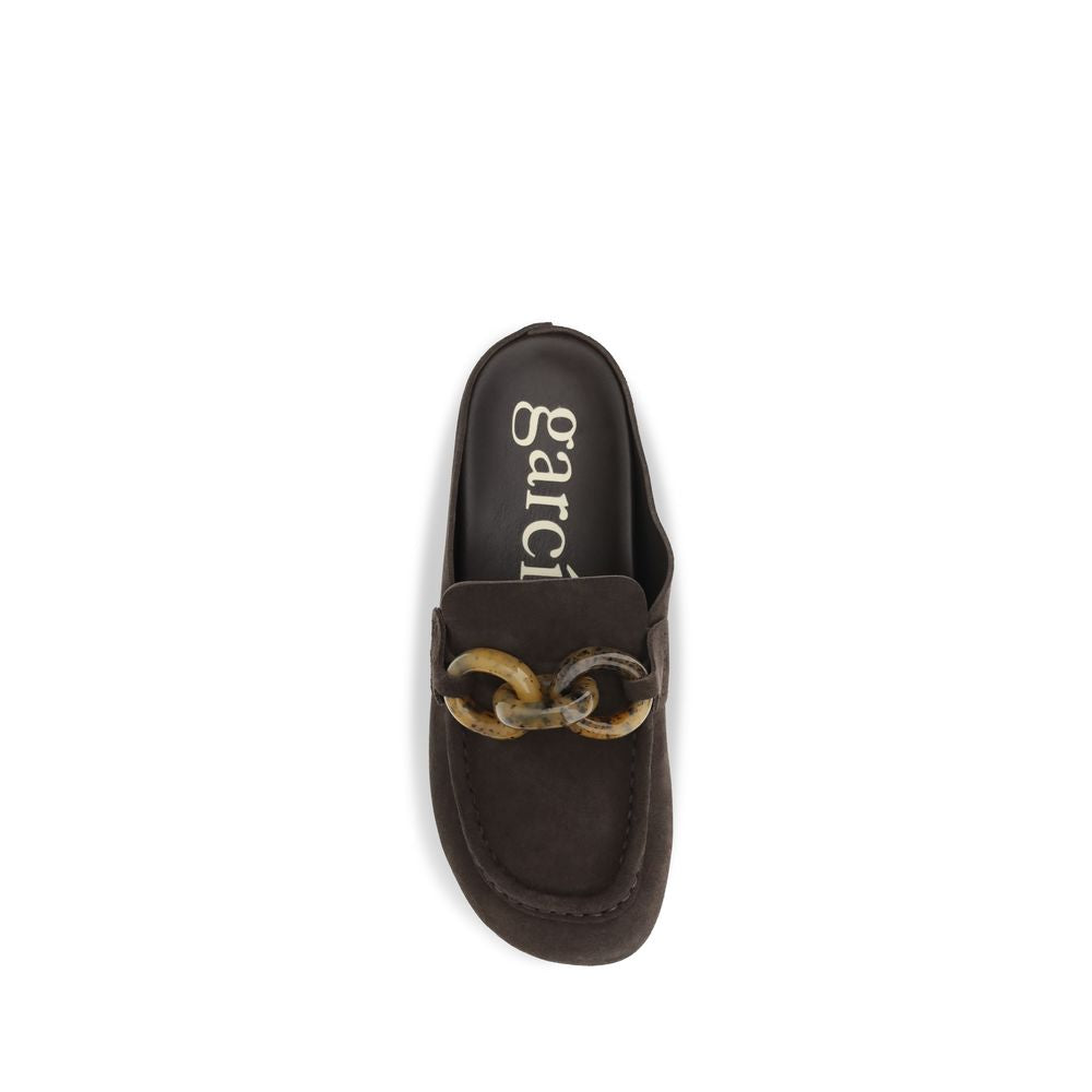 Mules Flat Shoes by Pedro García for women in tu resin & bos taurus cowhide suede leather brown & natural features an statuesque silhouette from the Women's TU Resin & Bos Taurus Cowhide Suede Leather Mules Flat Shoes collection, showcasing a and a statuesque for a statuesque look.