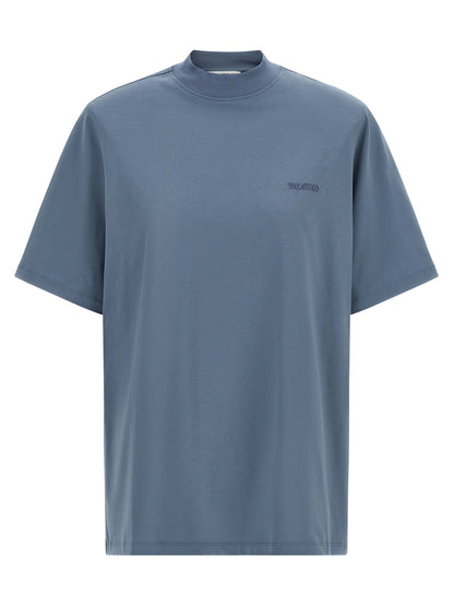 T-Shirt by The Attico for women in cotton blue showcases a chic silhouette, artfully detailed with a chic mock neckline and for a chic finish.