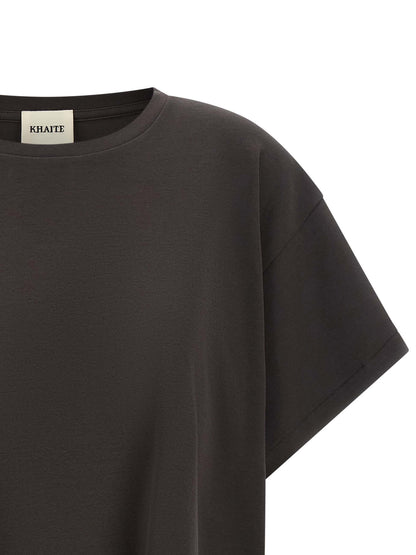 T-Shirt by Khaite for women in cotton gray features an on trend silhouette, perfectly showcasing a on trend and crew neckline for an elevated aesthetic.