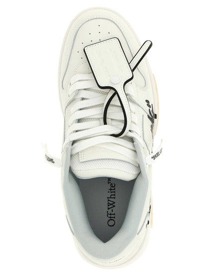 Athletic Sneakers by Off-White for women in calfskin leather & polyester bicolour, black, white, patterned & signature showcases a architectural silhouette, artfully capturing the essence of the Women's Athletic Calfskin Leather & Polyester Sneakers with its signature architectural athletic style construction.