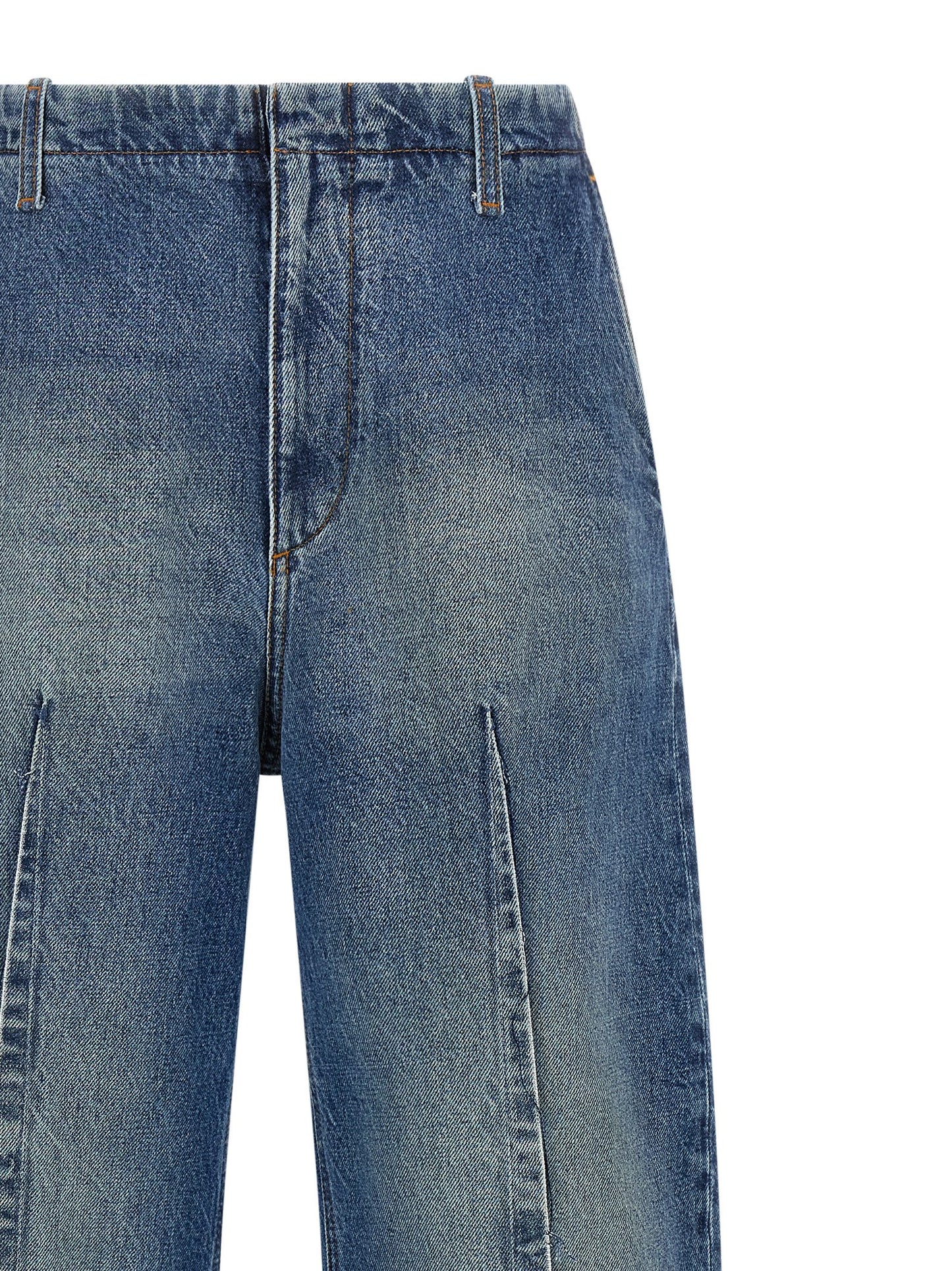 Jeans by MM6 Maison Margiela for women in denim cotton blue & white features an sophisticated high rise and with a precise long, creating a sophisticated and sophisticated silhouette.