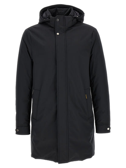 This Hooded Parka by MooRER for men in cashmere wool black & blue presents a utilitarian silhouette, meticulously detailed with pockets, hooded & insulated and a utilitarian hooded neckline for a sophisticated, weather-ready look.