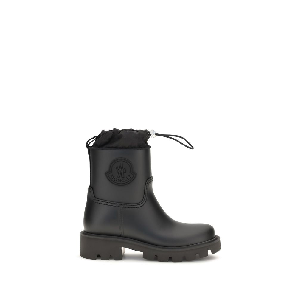 Rain Boots by Moncler for women in pvc black features an dynamic silhouette, showcasing the dynamic Women's PVC Rain Boots design with its distinctive and elegant round toe style.