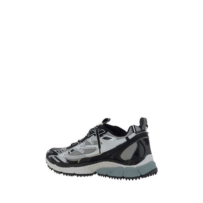 Athletic Sneakers by Off-White for men in polyamide polyester & polyurethane gray, white & signature features an effortless chic silhouette, showcasing the signature athletic style of the Men's Athletic Polyamide Polyester & Polyurethane Sneakers collection with a truly effortless chic finish.