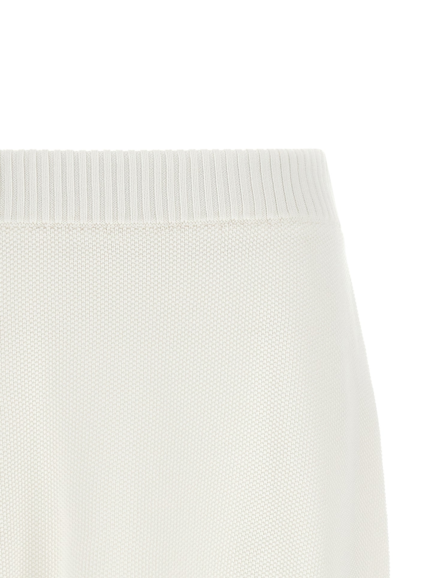 Skirt by Brunello Cucinelli for women in cotton navy, red, white & striped showcases a sultry silhouette, elegantly defined by its mini long and the sophisticated sultry design of the Women's Cotton Mini Long Skirt.