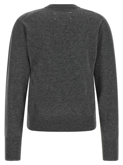 Cardigan by Maison Margiela for women in virgin wool gray, white & signature features an crisp silhouette, showcasing a sophisticated and detail for a truly crisp finish.