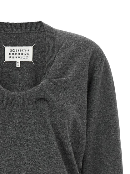 Cardigan by Maison Margiela for women in virgin wool gray, white & signature features an impeccable silhouette, showcasing a sophisticated and detail for a truly impeccable finish.
