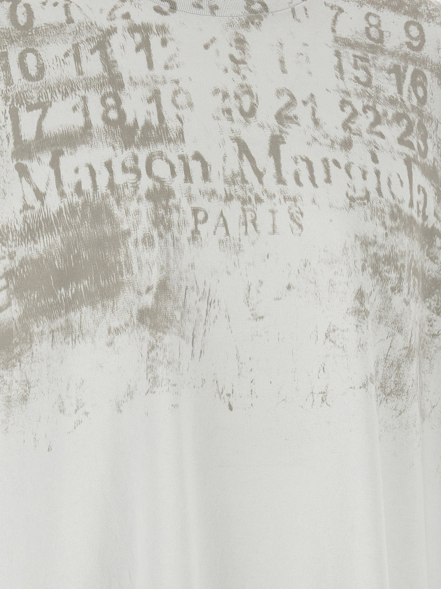 T-Shirt by Maison Margiela for men in cotton gray, signature & print features an edgy silhouette, meticulously detailed with a sophisticated and for a truly edgy finish.