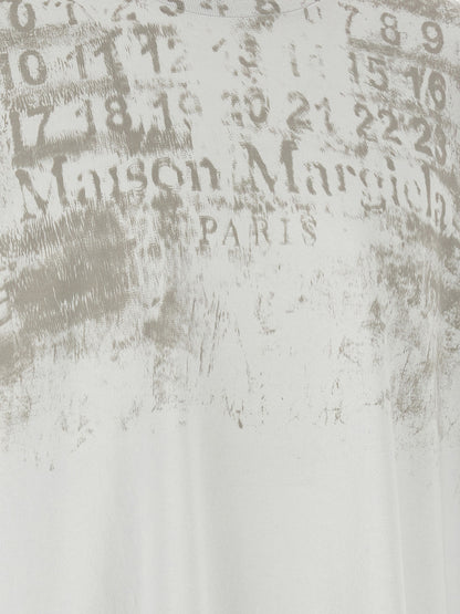 T-Shirt by Maison Margiela for men in cotton gray, signature & print features an edgy silhouette, meticulously detailed with a sophisticated and for a truly edgy finish.