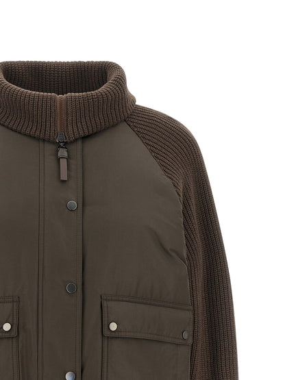 This Puffer Jacket by Brunello Cucinelli for women in cotton brown exhibits a edgy silhouette, meticulously detailed with functional pockets & insulated and a edgy for a edgy finish.