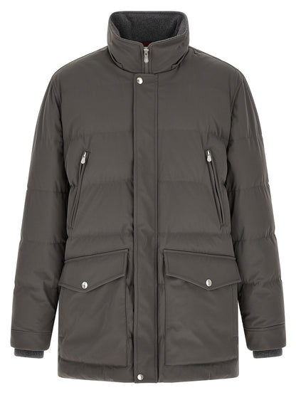 This Hooded Parka by Brunello Cucinelli for men in polyamide gray presents a enveloping silhouette, meticulously detailed with pockets, hooded & insulated and a enveloping hooded neckline.