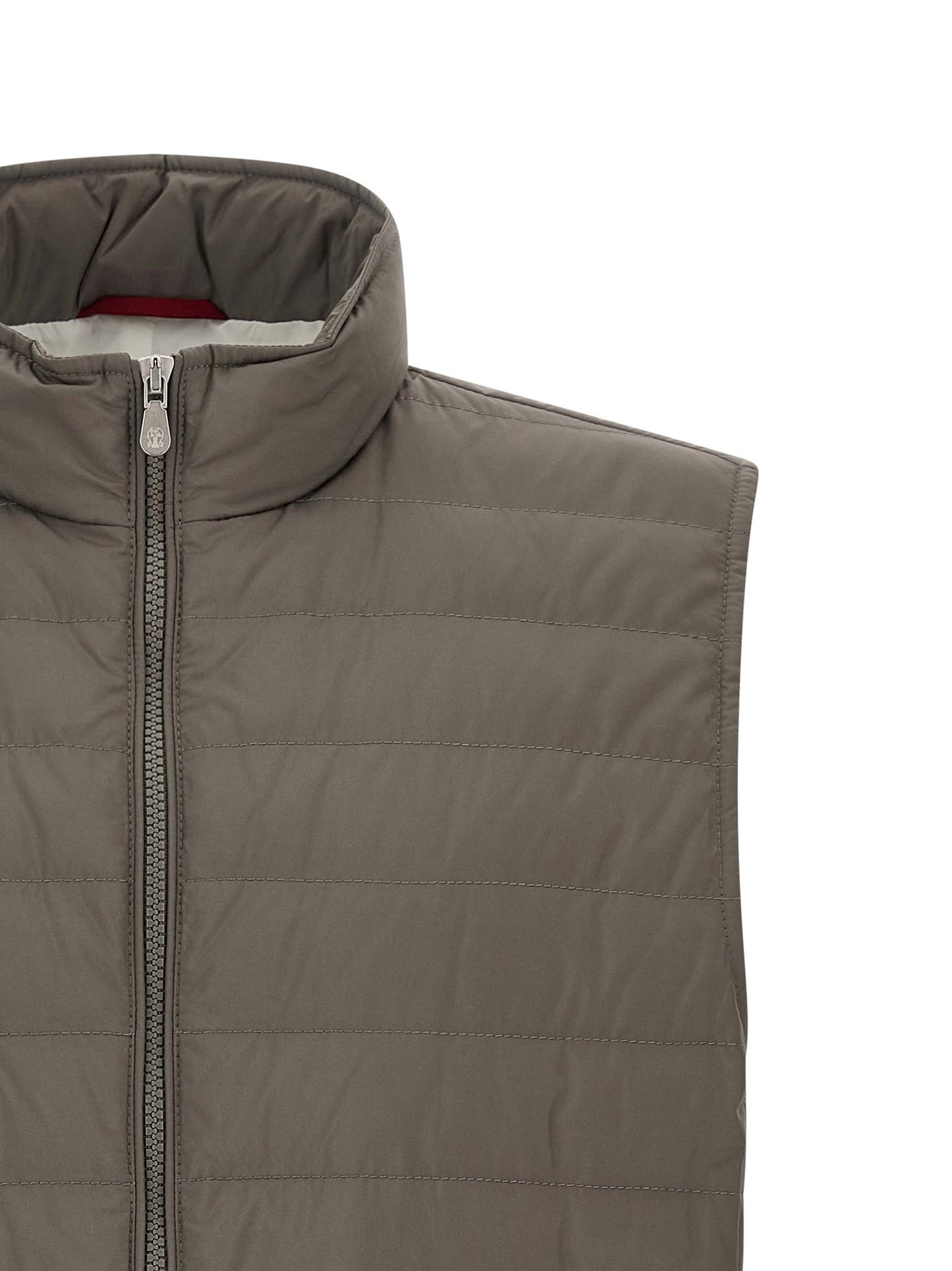Vest by Brunello Cucinelli for men in polyester & goose-down bicolour, green & olive showcases a utilitarian silhouette, artfully incorporating pockets & insulated and a utilitarian for a truly utilitarian finish.