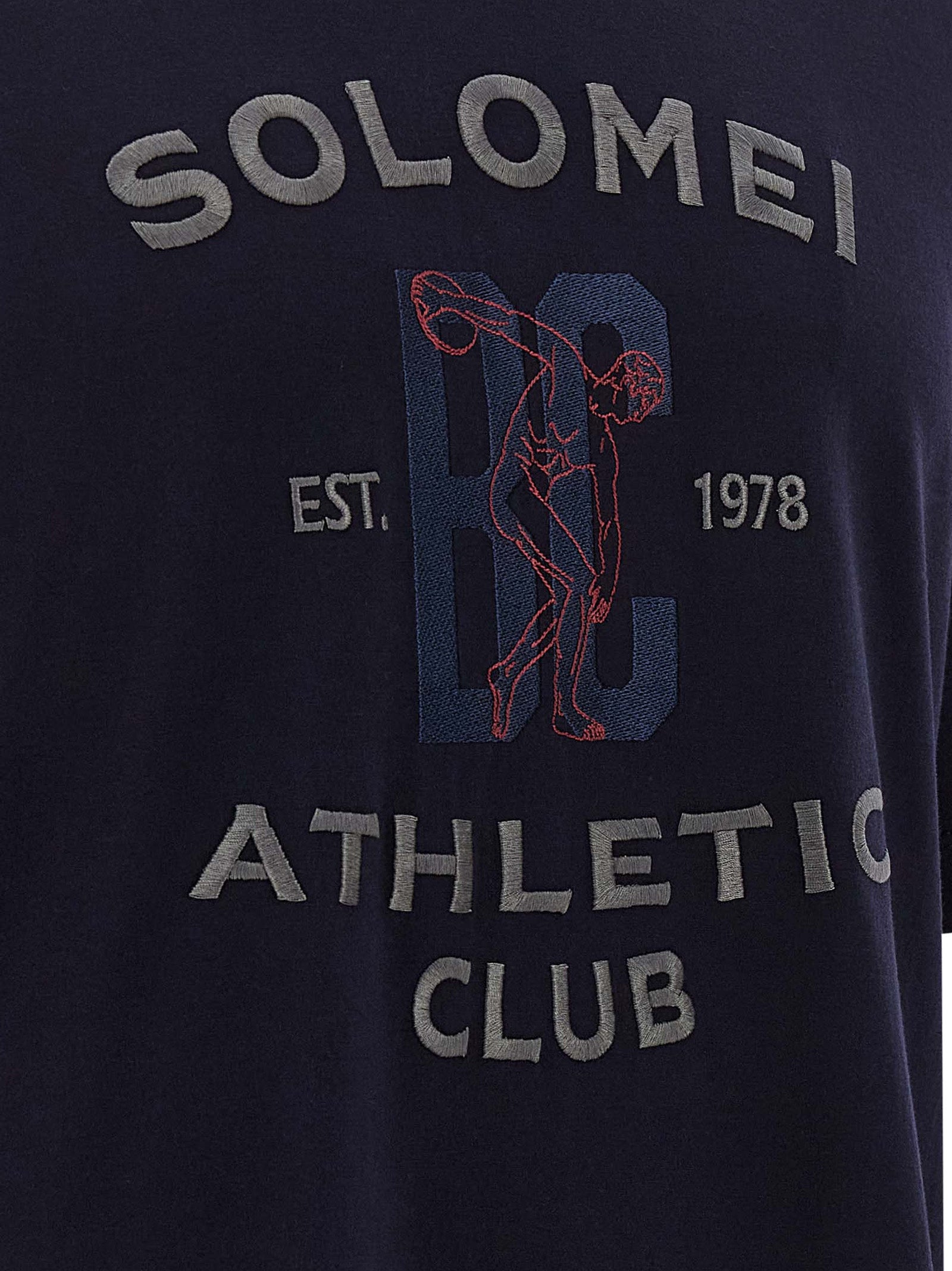 T-Shirt by Brunello Cucinelli for men in cotton blue & print showcases a dramatic silhouette, elegantly detailed with a dramatic crew neckline and for a truly dramatic finish.