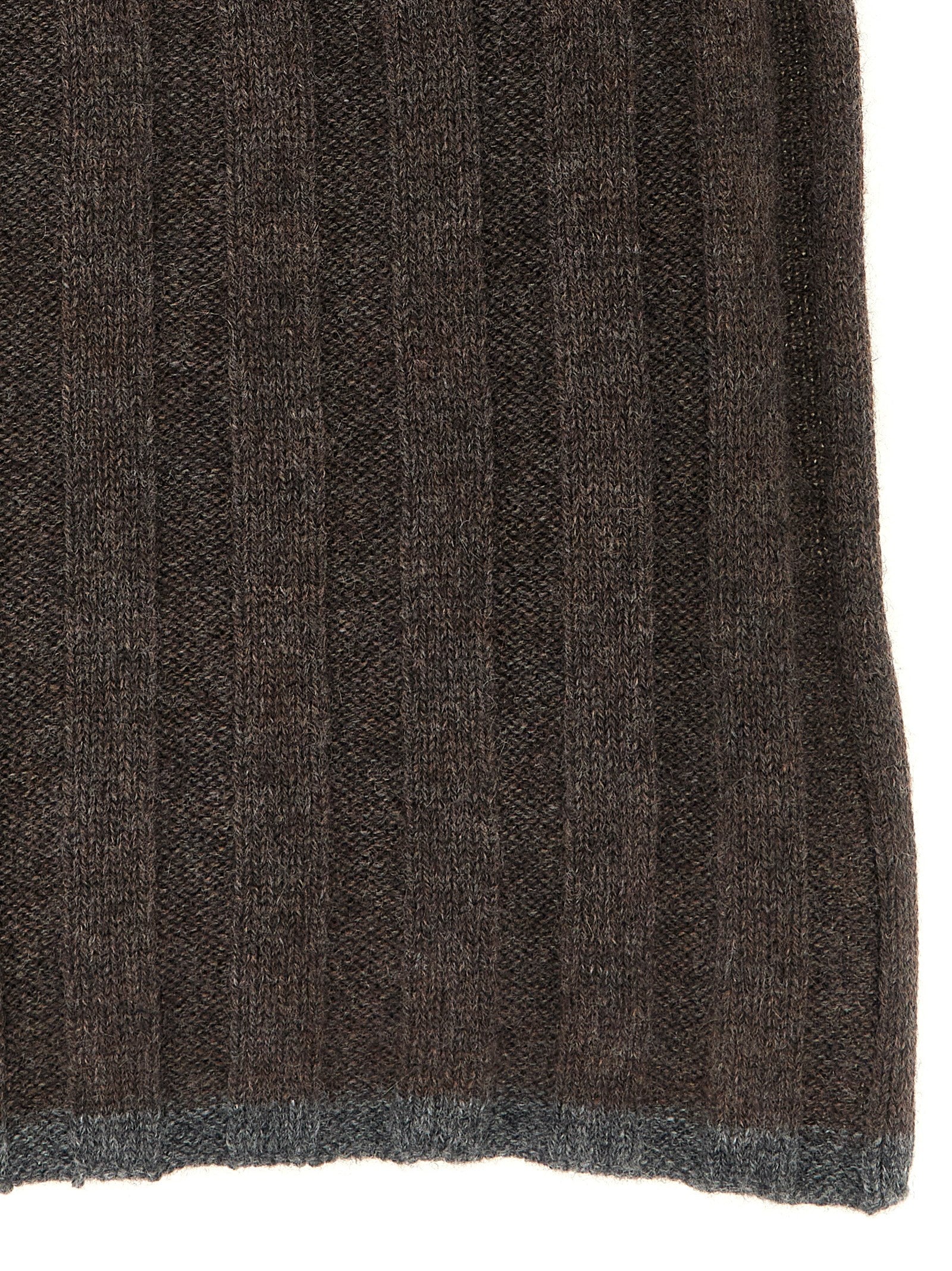 Scarf by Brunello Cucinelli for men in cashmere brown & gray presents a effortlessly chic silhouette, artfully capturing the essence of the effortlessly chic Cashmere Shawl Wrap Scarf design for a sophisticated look.