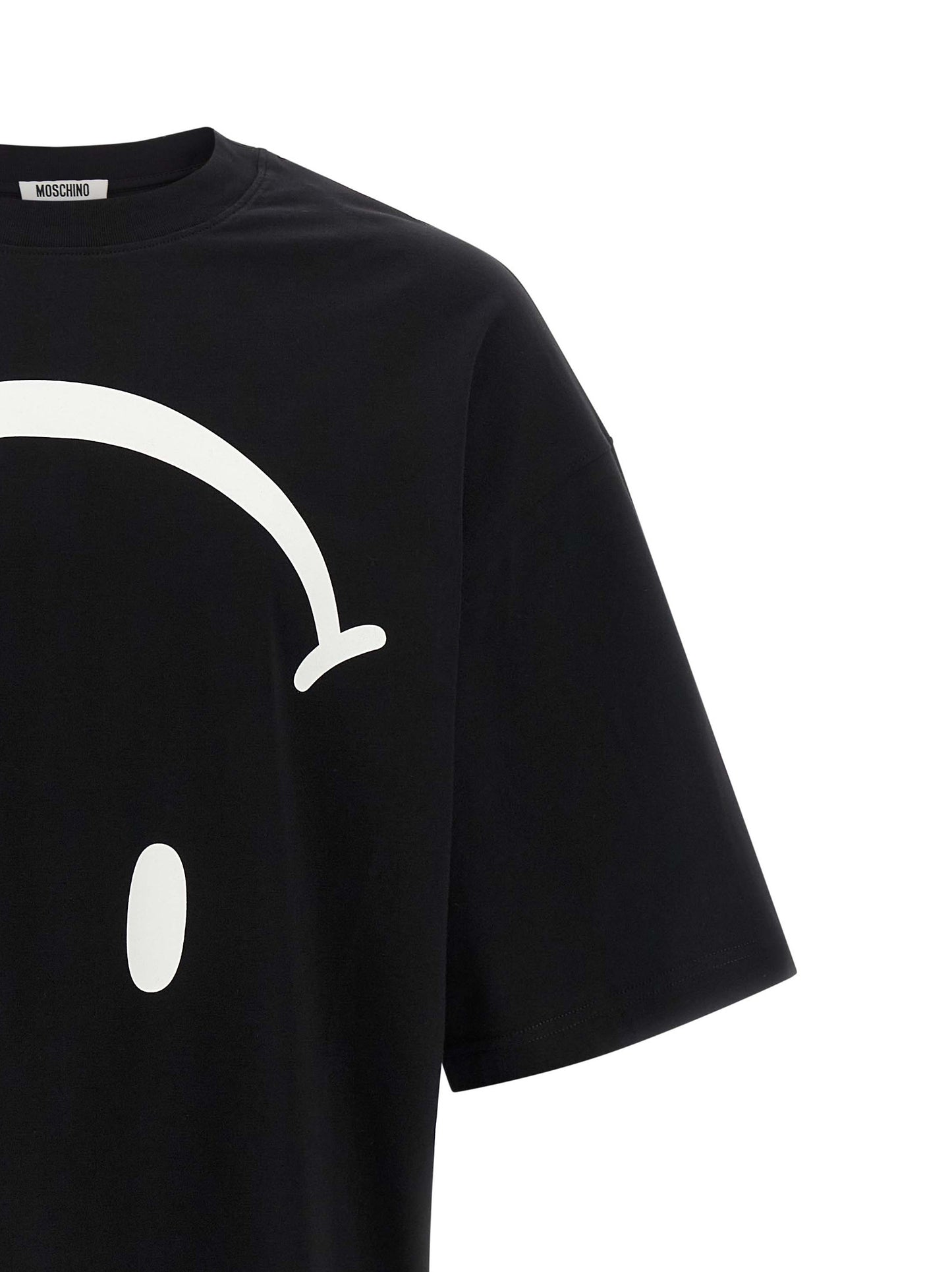 T-Shirt by Moschino for men in organic cotton bicolour & print features an edgy silhouette, meticulously detailed with a sophisticated and crew neckline for a truly edgy finish.
