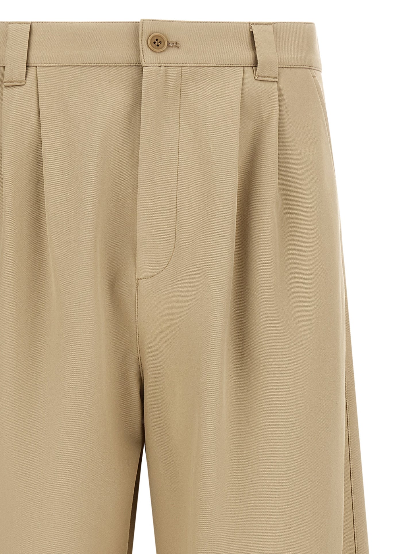 Trousers by A.P.C. for men in organic cotton beige features a artisanal silhouette, showcasing a sophisticated straight-leg, relaxed-fit & wide with a long and mid rise for a artisanal finish.