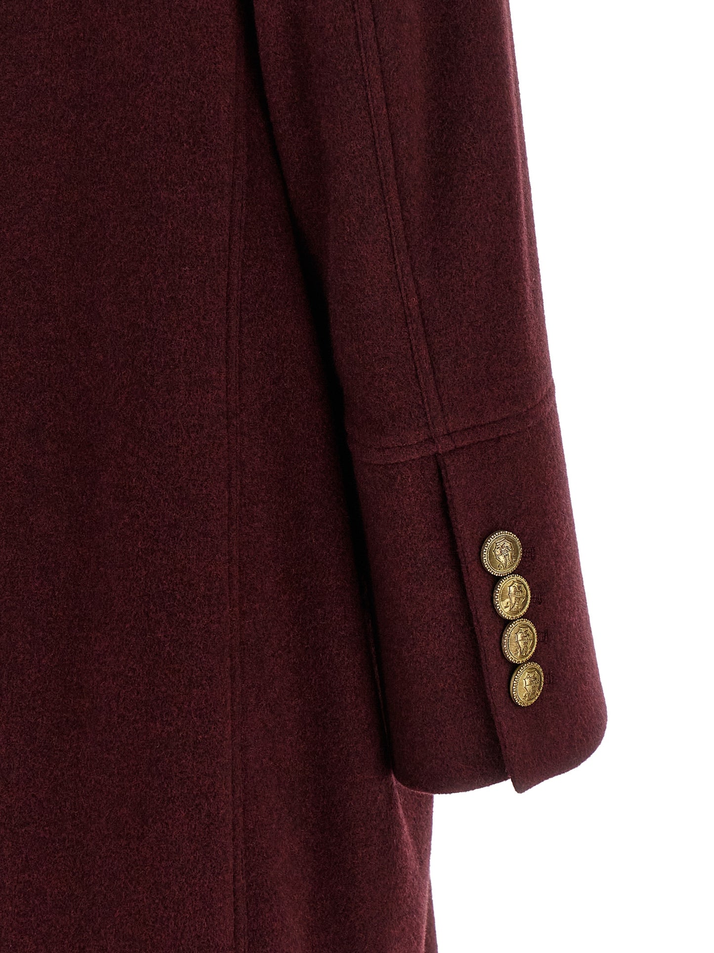 Overcoat by Brunello Cucinelli for men in cashmere bordeaux, burgundy & gold features an satoral silhouette, showcasing a sophisticated split shirt-collar neckline and satoral pockets for a premium, timeless look.