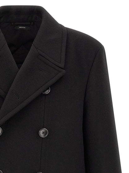Overcoat by Tom Ford for men in cashmere virgin wool black presents a luxurious silhouette, showcasing a luxurious split neckline and sophisticated pockets for a premium, luxurious look.