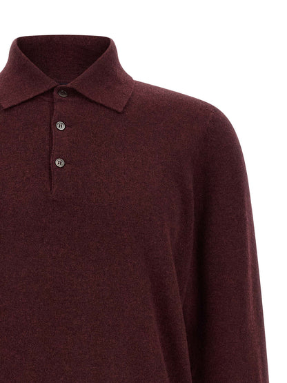 Sweater by Brunello Cucinelli for men in cashmere & horn bordeaux, burgundy & horn features an tactile silhouette, showcasing a sophisticated shirt-collar neckline and tactile for a refined finish.