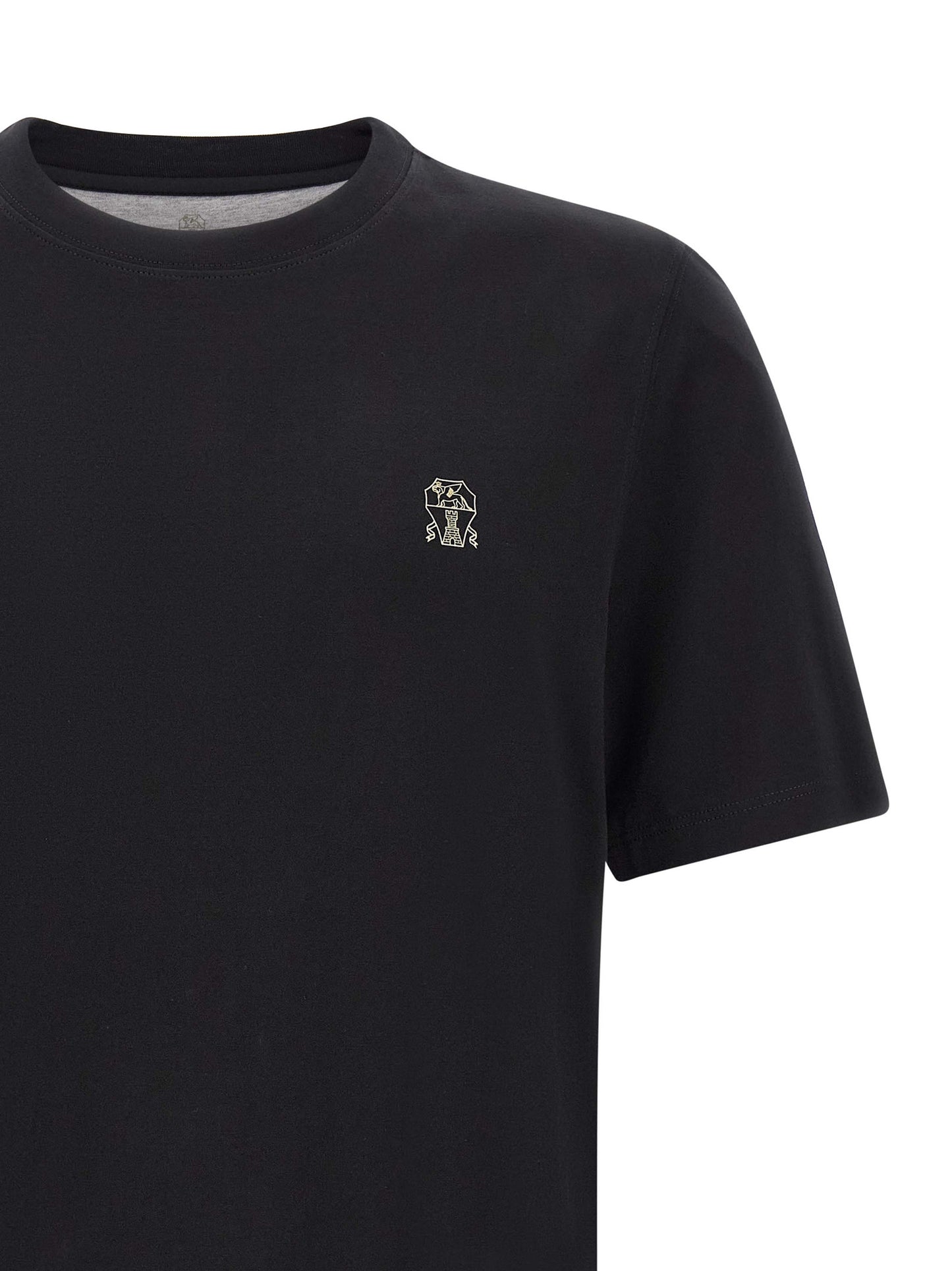 T-Shirt by Brunello Cucinelli for men in cotton black showcases a unassuming silhouette, artfully detailed with a refined crew neckline and unassuming for a sophisticated, contemporary look.