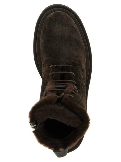 Lace-Up Ankle Boots by Brunello Cucinelli for women in suede calfskin leather brown & signature features an dynamic silhouette, showcasing the dynamic Monile Women's Suede Calfskin Leather Lace-Up Ankle Boots design with its distinctive and elegant round toe style.