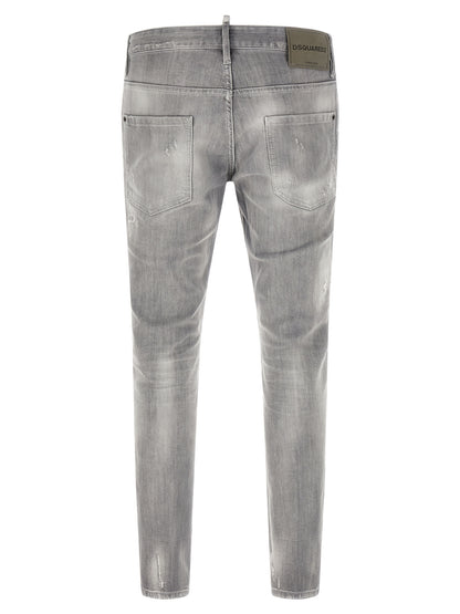 Jeans by Dsquared² for men in denim cotton gray, green, olive & red features an refined tailoring silhouette, showcasing a premium tapered-leg & slim with a and long cut for a refined tailoring look.