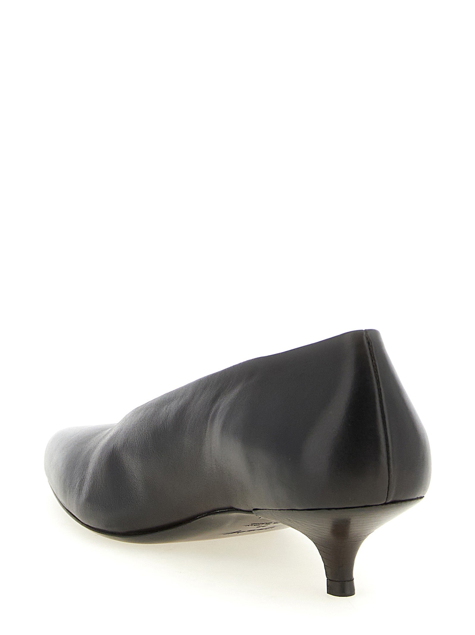 Low-Heel Mid-Heel Pumps Heels by Marsell for women in calfskin leather and brown showcases a effortlessly elegant silhouette as Women's Calfskin Leather Low-Heel Mid-Heel Pumps Heels, featuring a effortlessly elegant low-heel mid-heel and a effortlessly elegant for an elegant look.