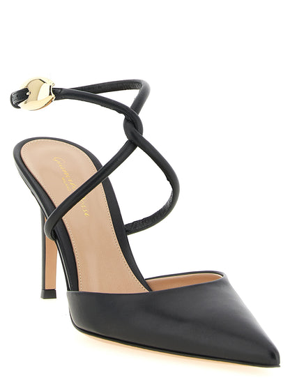 High-Heel Stiletto Pumps Heels by Gianvito Rossi for women in nappa lamb leather black & gold showcases a exquisite silhouette, perfectly accentuating Women's Nappa Lamb Leather High-Heel Stiletto Pumps Heels with a exquisite stiletto high-heel and exquisite .