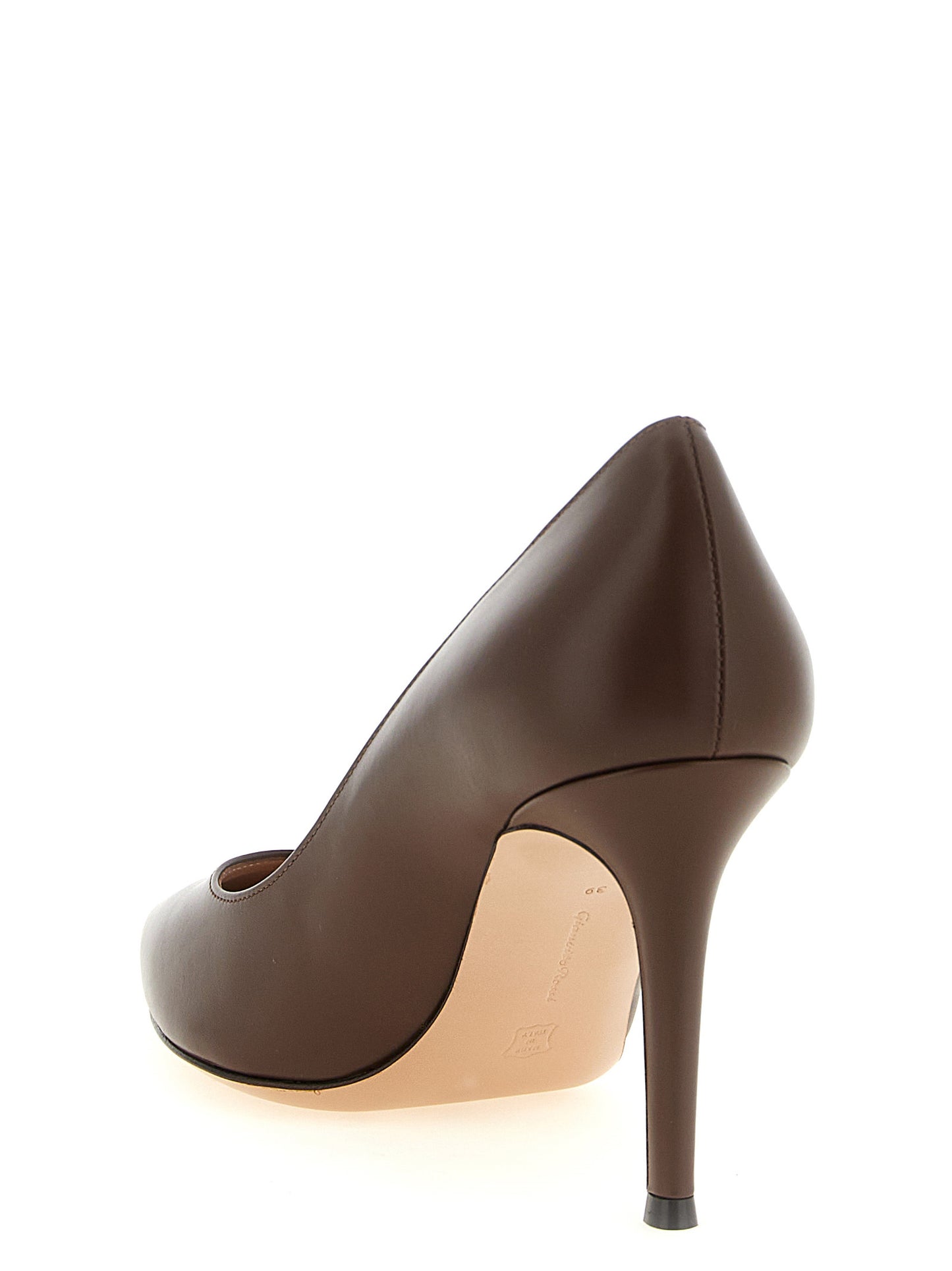 This High-Heel Stiletto Pumps Heels by Gianvito Rossi for women in calfskin leather brown & gold presents a effortlessly chic silhouette from the Women's Calfskin Leather High-Heel Stiletto Pumps Heels collection, featuring a effortlessly chic stiletto high-heel and effortlessly chic pointed toe style.
