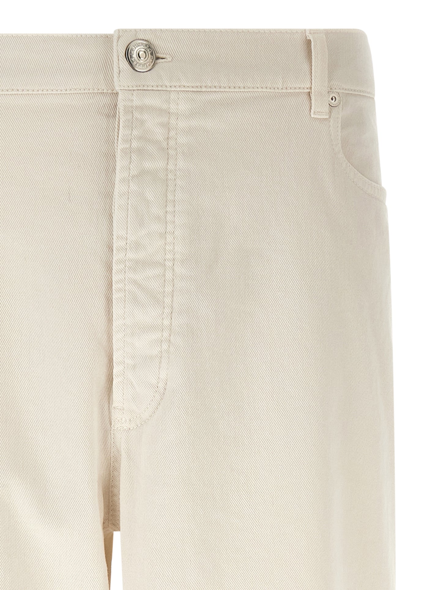 Jeans by Brunello Cucinelli for men in denim cotton white presents a refined pantology silhouette, artfully defined by a refined pantology straight-leg & relaxed-fit, long, and a sophisticated .