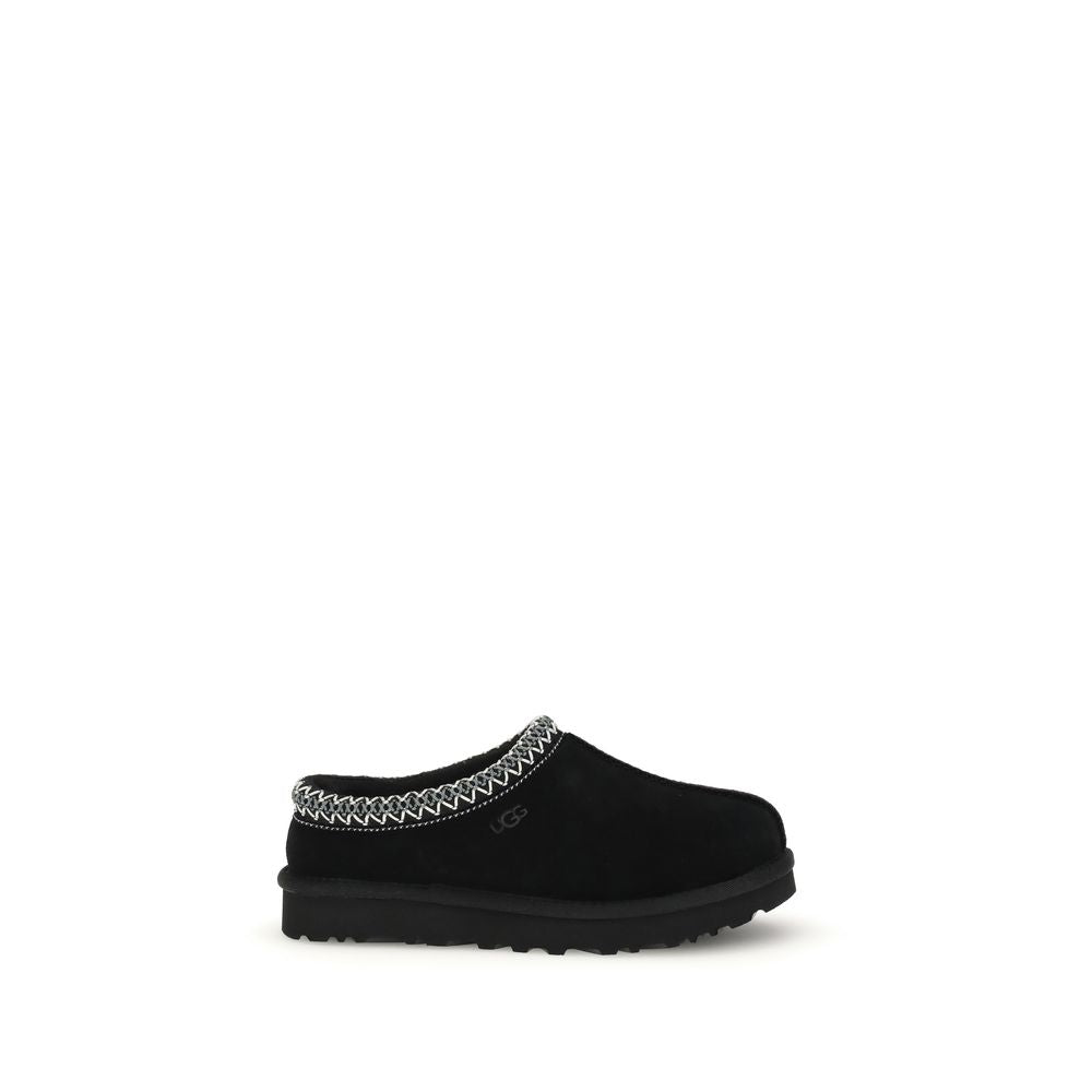 Flat Shoes by UGG for women in rubber black features an statuesque silhouette from the Women's Rubber Flat Shoes collection, showcasing a and a statuesque for a statuesque look.