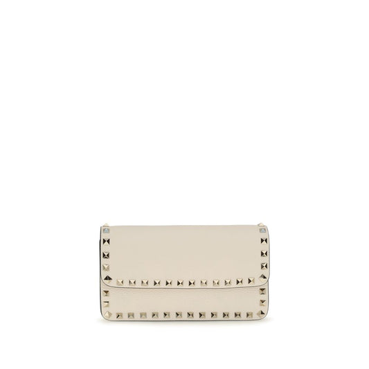 Cardholder Wallet by Valentino Garavani for women in bos taurus calf leather beige & signature showcases a distinguished silhouette, artfully capturing the essence of the distinguished Rockstud Bos Taurus Calf Leather Cardholder Wallet design with functional card-organization chain.
