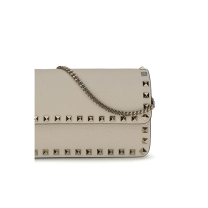 Cardholder Wallet by Valentino Garavani for women in bos taurus calf leather beige & signature presents a architectural silhouette from the Rockstud Bos Taurus Calf Leather Cardholder Wallet collection, showcasing architectural card-organization chain for a architectural finish.