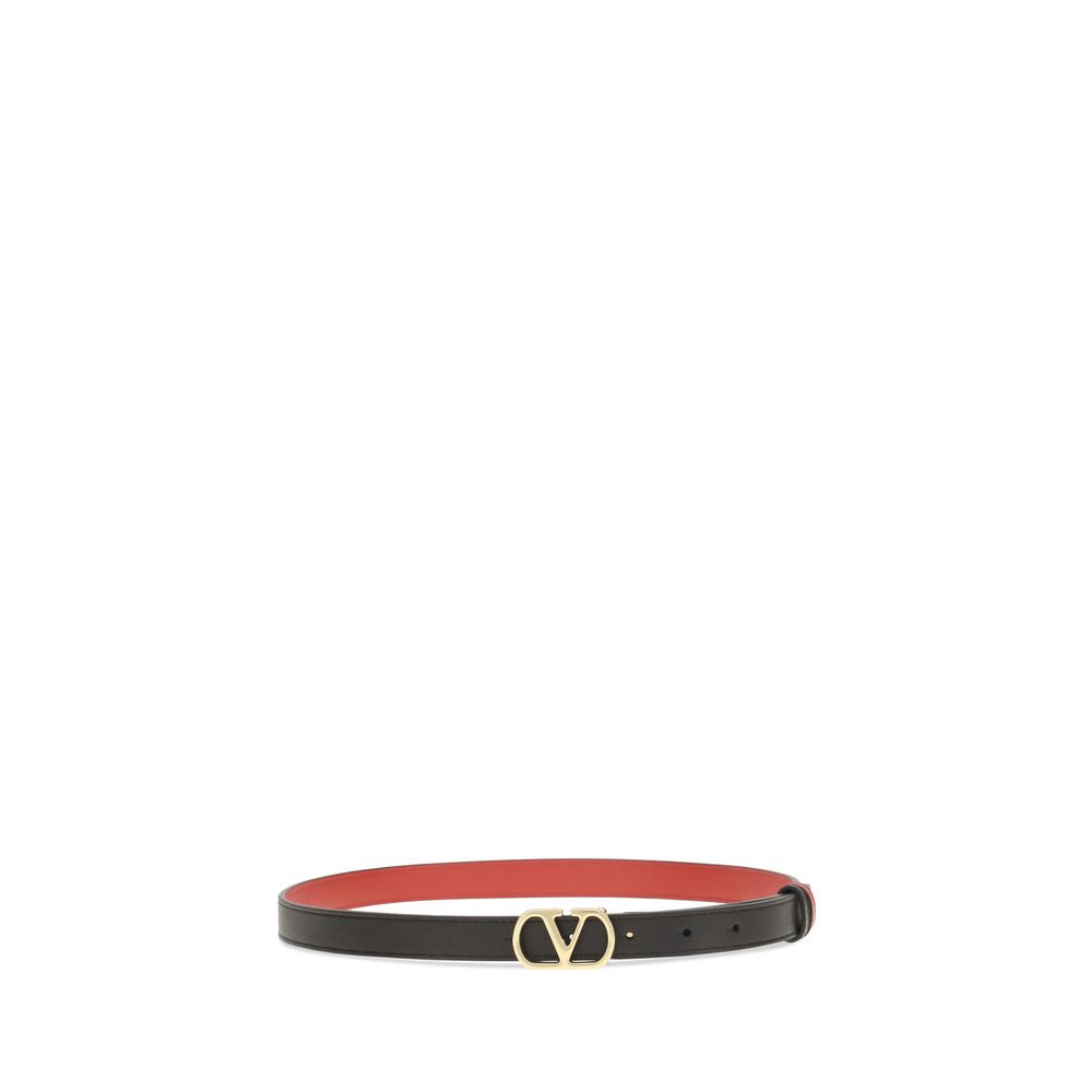 Belt by Valentino Garavani for women in bos taurus calfskin leather black & signature features an distinguished design, perfectly showcasing the sophisticated craftsmanship of this distinguished V Logo Bos Taurus Calfskin Leather Belt.