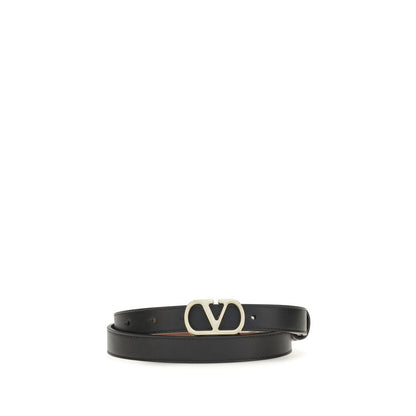 Belt by Valentino Garavani for women in bos taurus calfskin leather black & signature features an artisanal finish, elegantly showcasing the signature style and artisanal craftsmanship of the V Logo Bos Taurus Calfskin Leather Belt design.