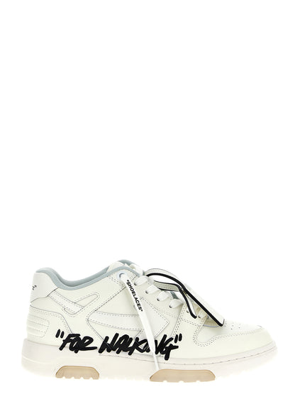 Sneakers by Off-White for men in polyester rubber leather bicolour, black, white & print presents a sumptuous silhouette, artfully capturing the essence of the Men's Fashion Polyester Rubber Leather Sneakers with its sumptuous fashion style design.