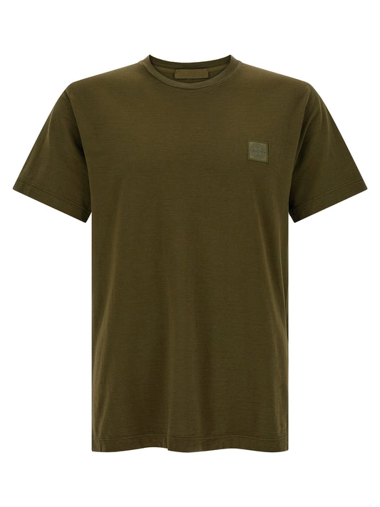 T-Shirt by Stone Island for men in organic cotton bicolour & green features an edgy silhouette, meticulously detailed with a sophisticated short-sleeve and crew neckline for a truly edgy finish.