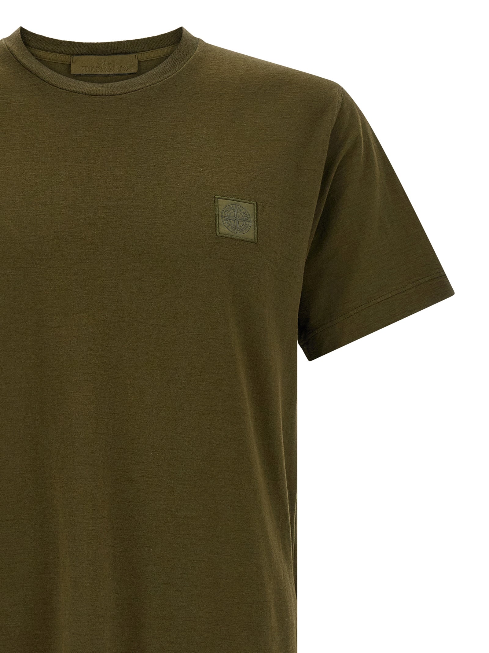 T-Shirt by Stone Island for men in organic cotton bicolour & green features an on trend silhouette, perfectly showcasing a on trend and for an elevated aesthetic.