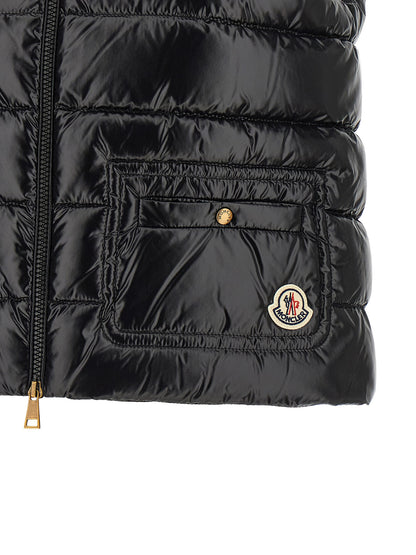 Vest by Moncler for women in polyamide black features a enviable silhouette, elegantly detailed with a enviable and functional pockets for a enviable finish.