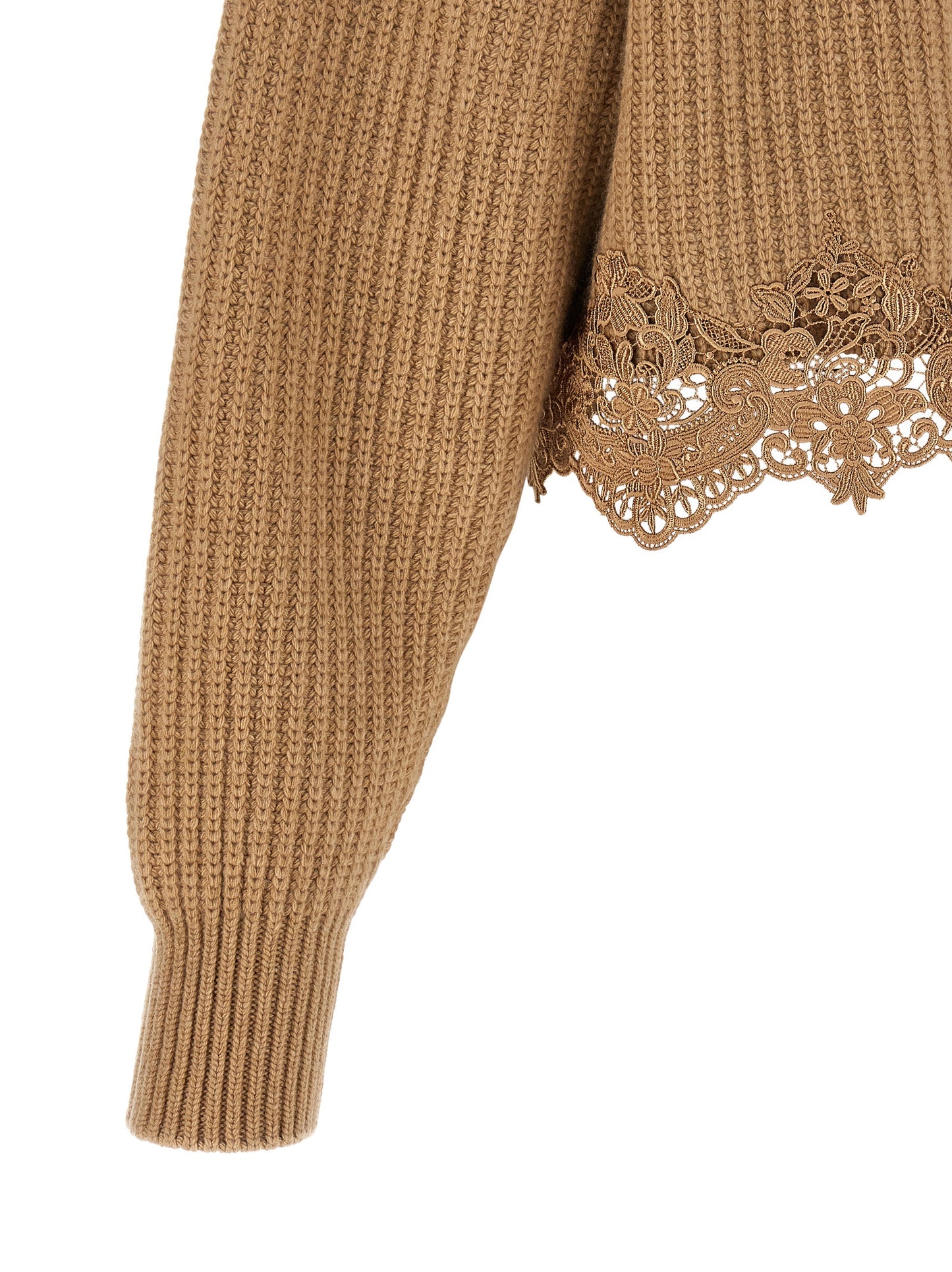 Cardigan by Chloé for women in cashmere wool beige showcases a captivating silhouette, artfully detailed with a captivating and for a truly sophisticated captivating look.