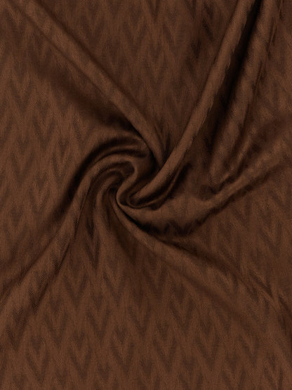 Scarf by Valentino Garavani for women in wool & silk brown, jacquard & signature showcases a warm silhouette from the V Logo Wool & Silk Rectangular Wrap Fringes Scarf collection, offering a warm drape that exudes sophisticated luxury.