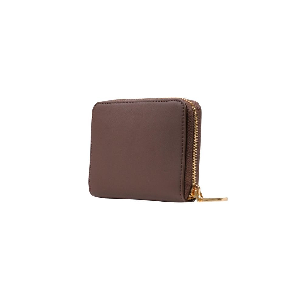 Wallet by Love Moschino for women in polyester polyurethane & polyethylene brown & gold showcases a discerning silhouette, artfully capturing the essence of Polyester Polyurethane & Polyethylene Wallet with its functional compact-design.