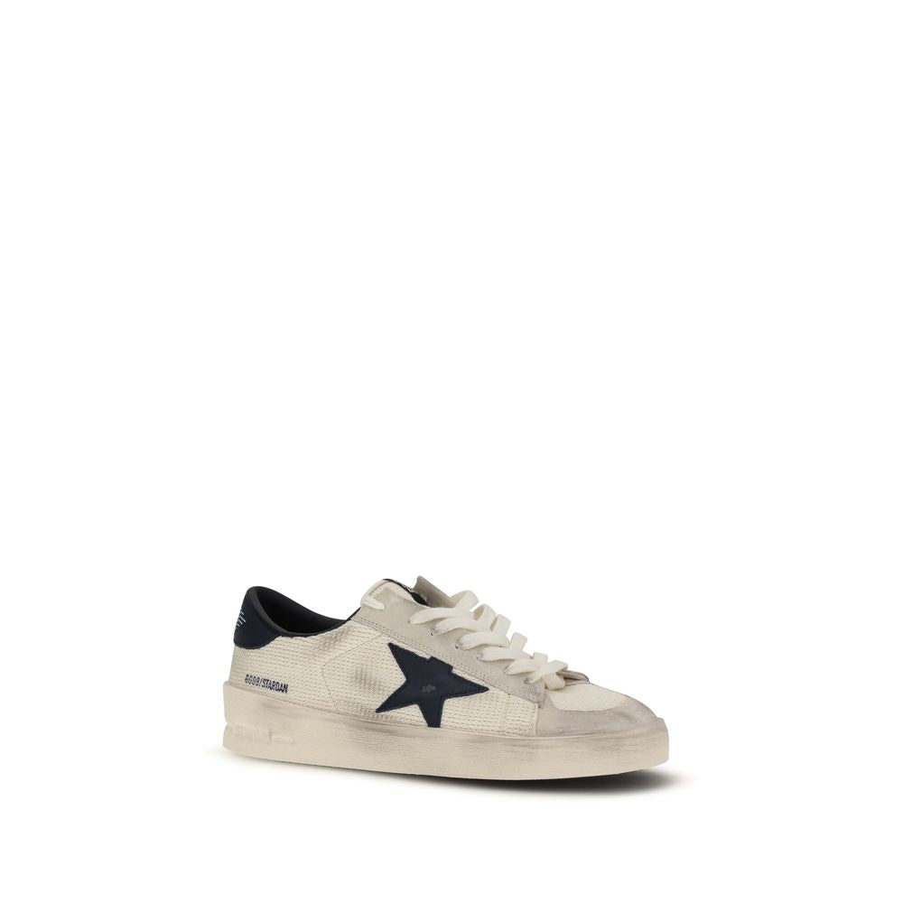 Athletic Sneakers by Golden Goose for men in bos taurus suede calf leather acrylic & cotton beige & signature presents a sleek silhouette, perfectly capturing the basketball style essence of Icons Star Men's Basketball Bos Taurus Suede Calf Leather Acrylic & Cotton Athletic Sneakers with its sleek design and premium finish.