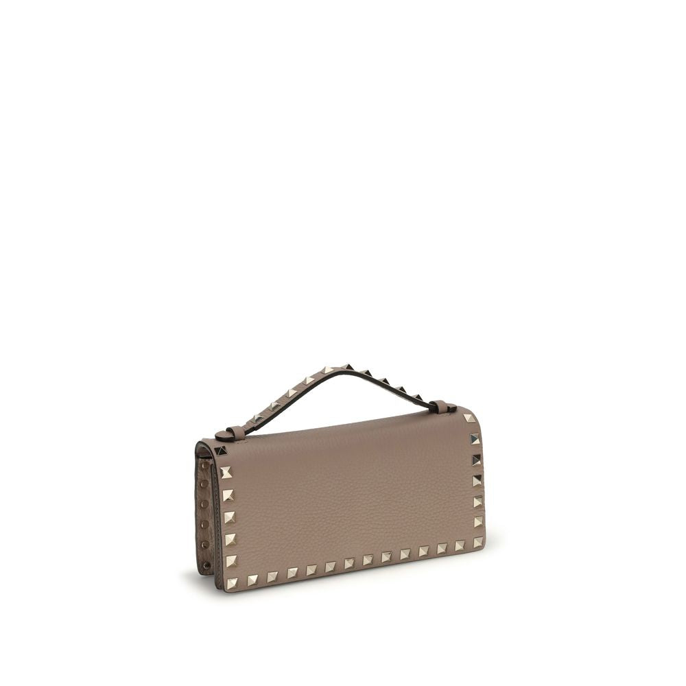 Cardholder Wallet by Valentino Garavani for women in bos taurus calf leather beige & signature features a sleek silhouette, showcasing the sleek Rockstud Bos Taurus Calf Leather Cardholder Wallet design with sophisticated card-organization chain for a premium look.
